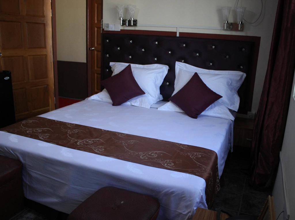 Yangon Good Time Hotel Exterior foto